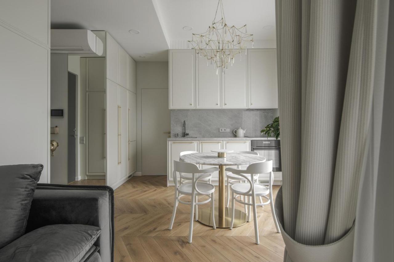 Ivis House - Classical With Balcony In Old Town דירה *